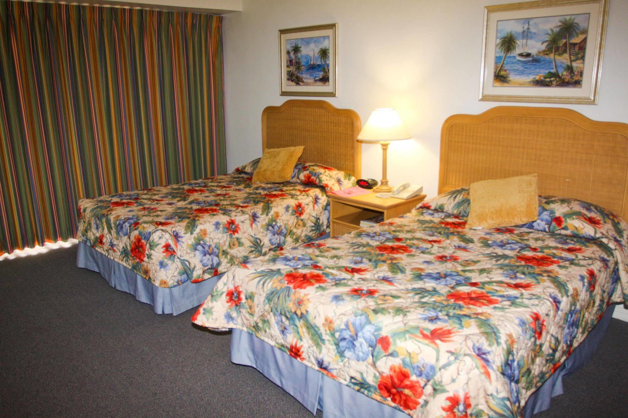 Castaways Resort And Suites Freeport Ngoại thất bức ảnh